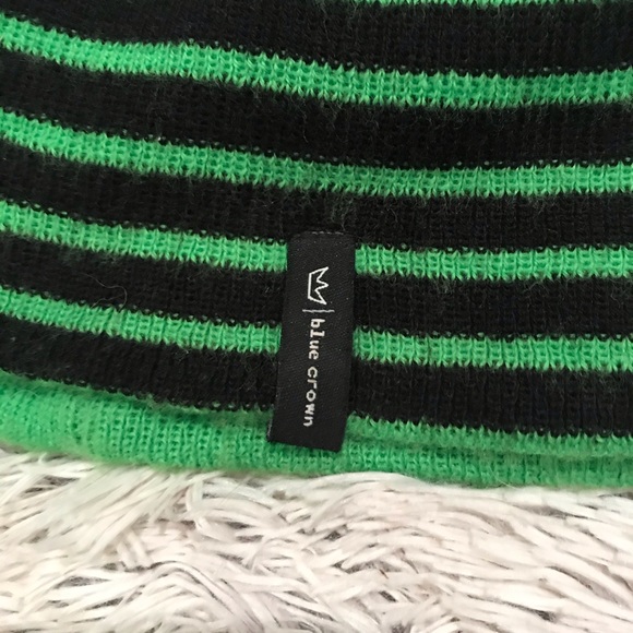 *BOGO* ❄️2/$15❄️ Blue Crown Boys Beanie - Picture 2 of 2